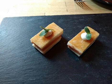 Grahams-Kitchen-Restaurant_Amsterdam_20190510_IMG193449717 Amuse bouche - salmon and sesame cream in brioche toastie